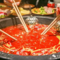 娱乐吃瓜酱火锅是真的吗,揭秘网红美食的真伪之谜